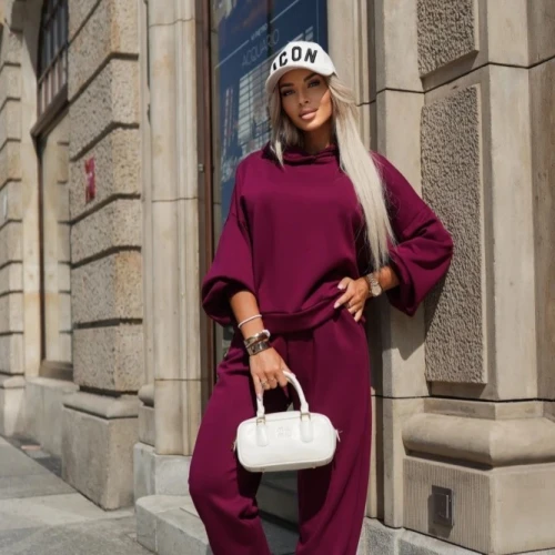 Wygoda jest na topie! Stylowe komplety na nowy sezon