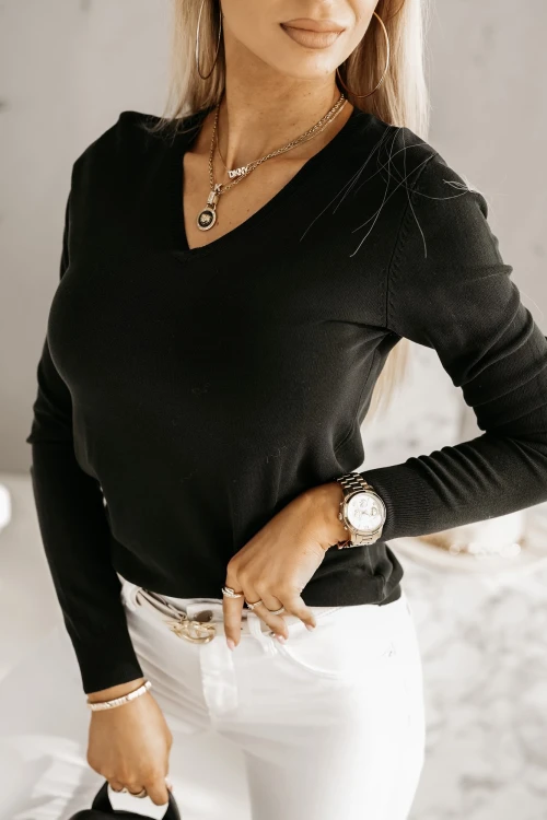 SWETER Z WISKOZY Z DEKOLTEM W SEREK CZARNY 1