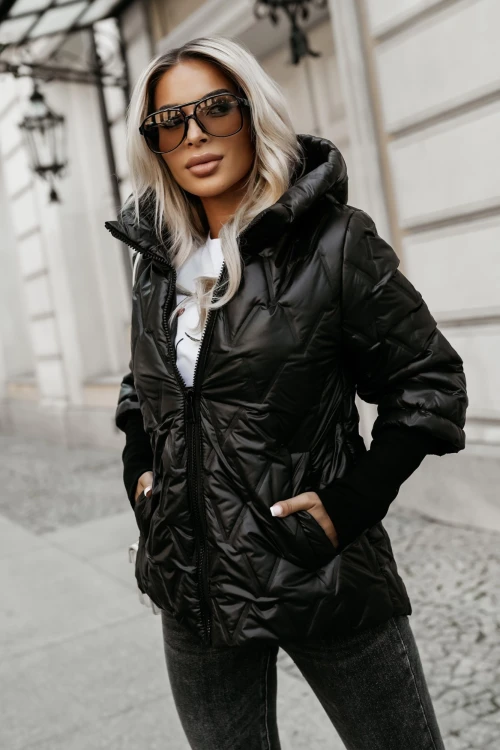 KURTKA PIKOWANA HELLO BEAUTY Z KAPTUREM CZARNA 5