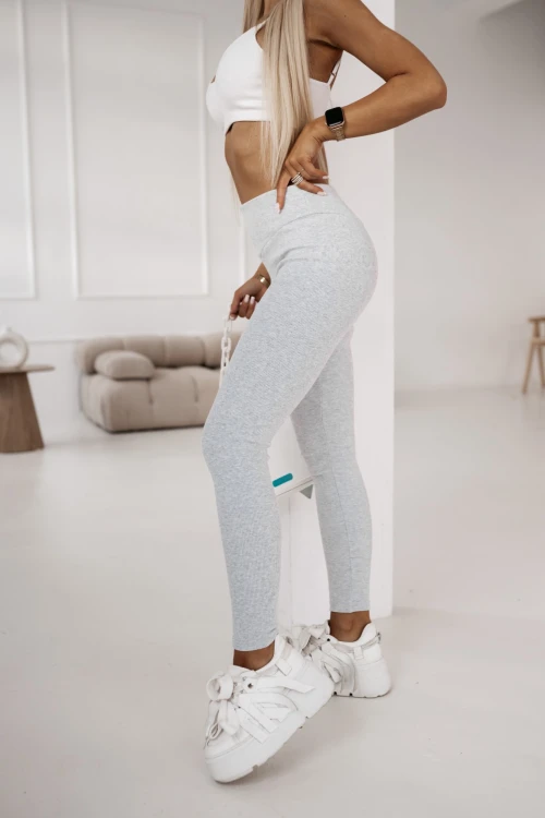 LEGGINSY Z WYSOKIM STANEM Z PRĄŻKOWANEGO MATERIAŁU SZARE 3