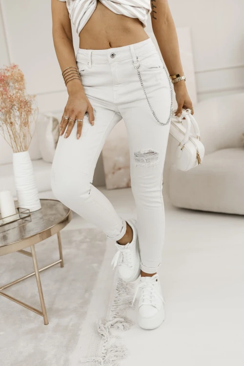 SPODNIE JEANSOWE TYPU SKINNY Z DZIURAMI I OZDOBNYM ŁAŃCUSZKIEM BEŻOWE 5