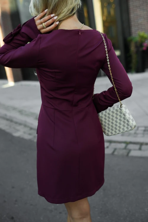 SUKIENKA MINI ROXANNE Z RÓŻAMI PRZY MANKIETACH BURGUNDOWA 2