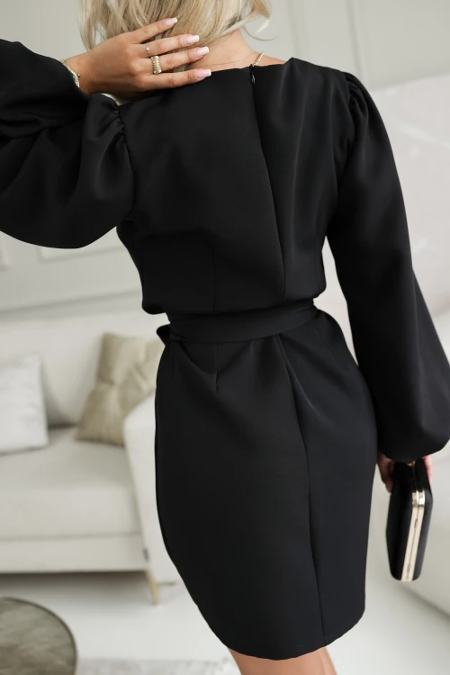 SUKIENKA MINI LONDON Z DEKOLTEM V Z PASKIEM W KOMPLECIE CZARNA 2