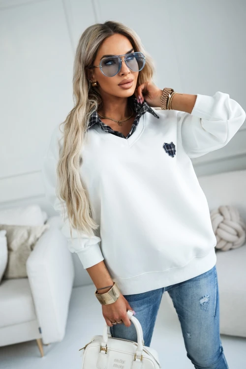 BLUZA BAWEŁNIANA Z KOSZULOWYM KOŁNIERZYKIEM I SERCEM Z MOTYWEM KRATKI BIAŁA 3