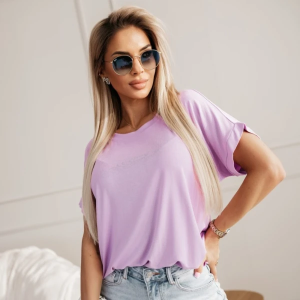 Jak dobrać T-shirt do swojej sylwetki? Przewodnik CandyTM po krojach i fasonach