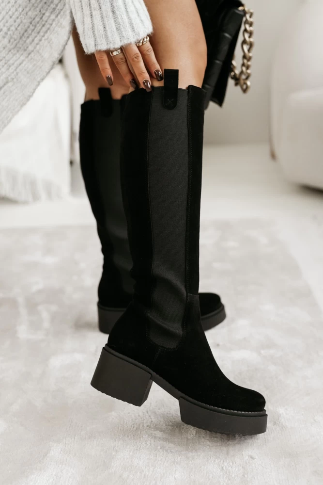 KOZAKI ZAMSZOWE NA PLATFORMIE ZE SKÓRY NATURALNEJ CZARNE