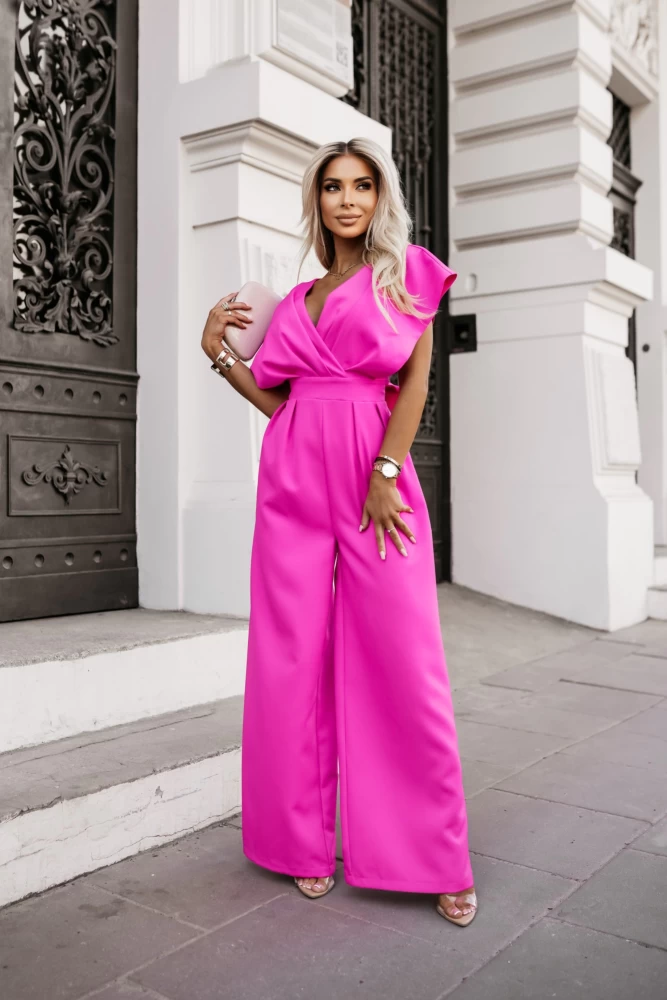 KOMBINEZON KISS Z KOPERTOWYM DEKOLTEM Z SZEROKIMI NOGAWKAMI MOCNY RÓŻ