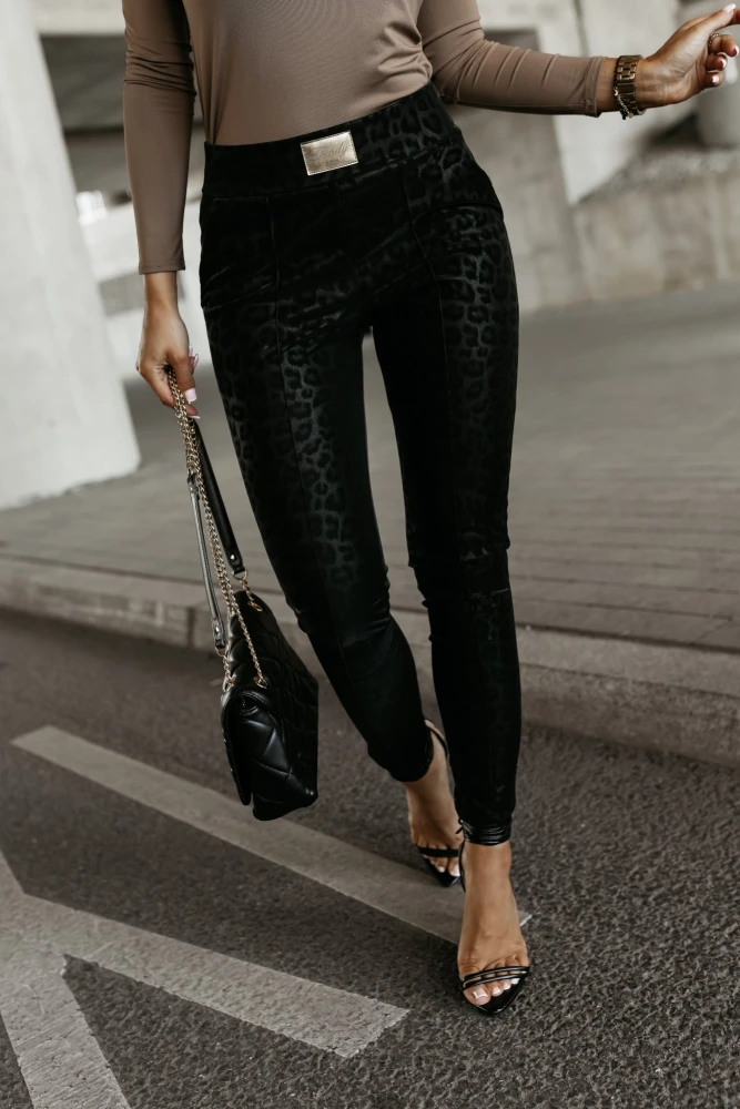 SPODNIE VINCI Z EKO SKÓRY Z MOTYWEM ZWIERZĘCYM CZARNE