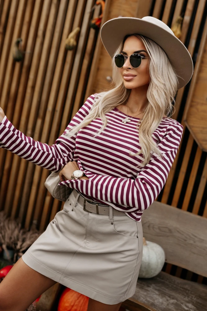 BLUZKA LONGSLEEVE Z WYCIĘCIEM NA PLECACH W PASKI BORDOWO-BEŻOWE