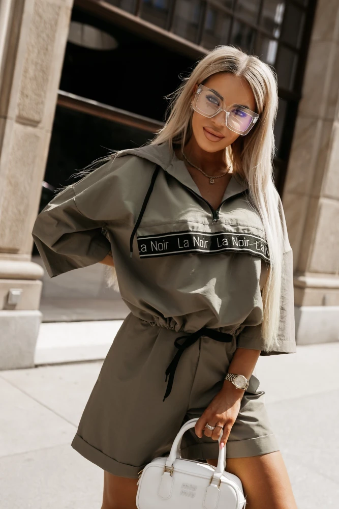 KOMPLET BEVERLY KRÓTKA KURTKA Z KAPTUREM + SPODENKI BEŻOWY