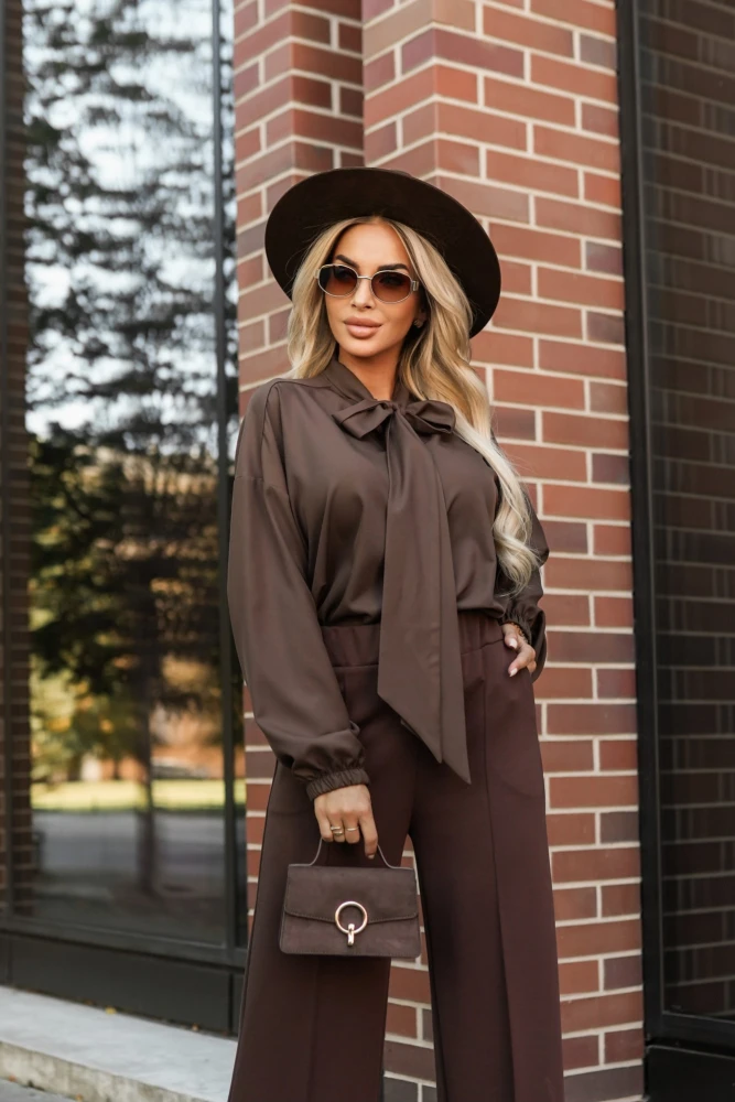 BLUZKA KOSZULOWA SARA Z OZDOBNYM WIĄZANIEM PRZY SZYI CZEKOLADOWA