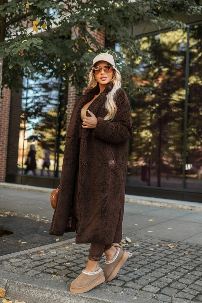 PŁASZCZ PLUSZOWY ZA KOLANO CZEKOLADOWY