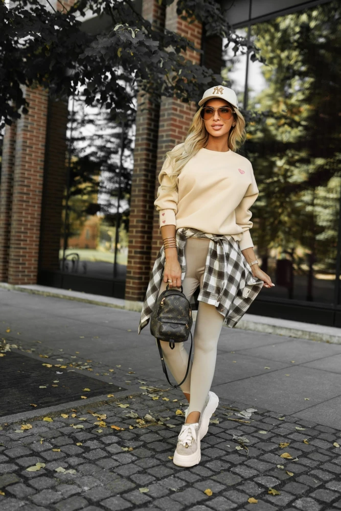 BLUZA DRESOWA BAWEŁNIANA Z HAFTOWANYMI SERDUSZKAMI BEŻOWA