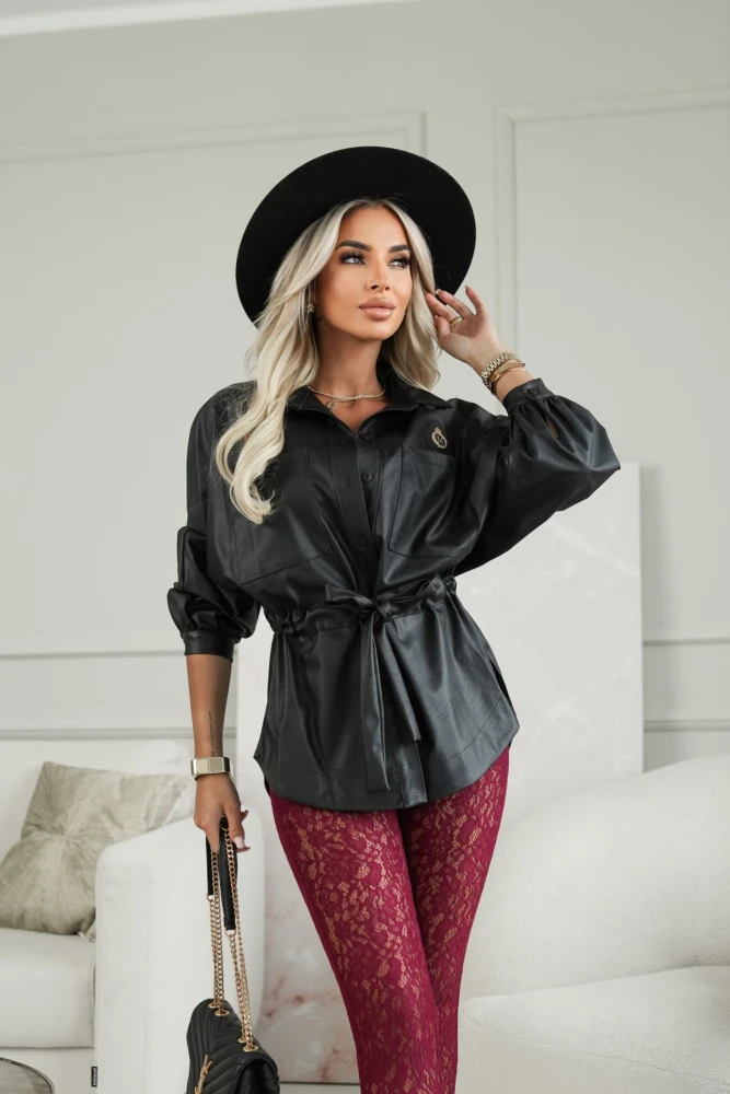 KURTKA KOSZULOWA Z EKO SKÓRY WIĄZANA W TALII CZARNA