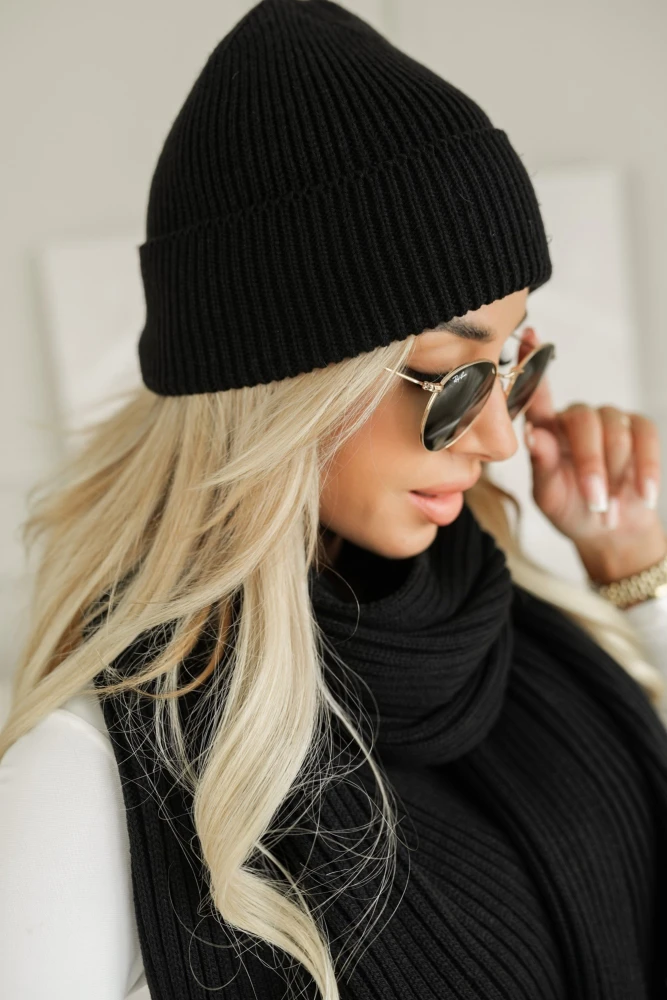 CZAPKA DZIANINOWA Z WEŁNĄ CZARNA