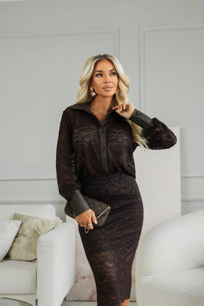 KOSZULA KORONKOWA Z KOŁONIERZYKIEM ZE SKÓRZANYMI WSTAWKAMI CZEKOLADOWA