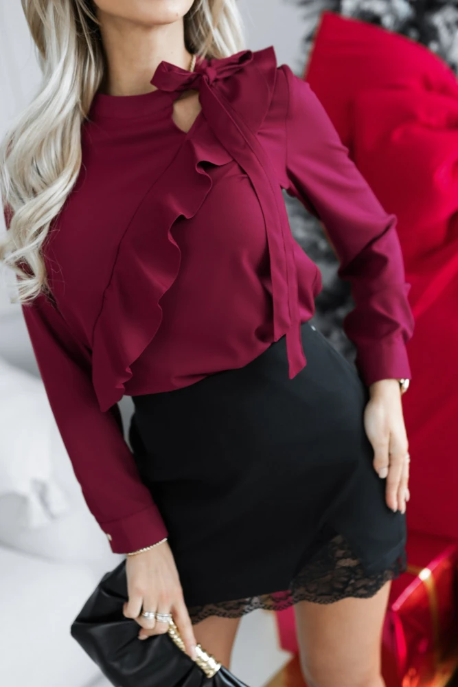 BLUZKA KOSZULOWA CAMILLA WIĄZANA PRZY DEKOLCIE BORDOWA