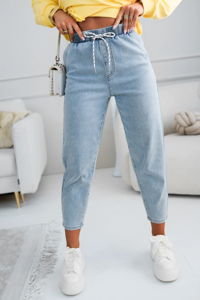 SPODNIE JEANSOWE JOGGERY Z GUMKĄ W PASIE BŁĘKITNY JEANS