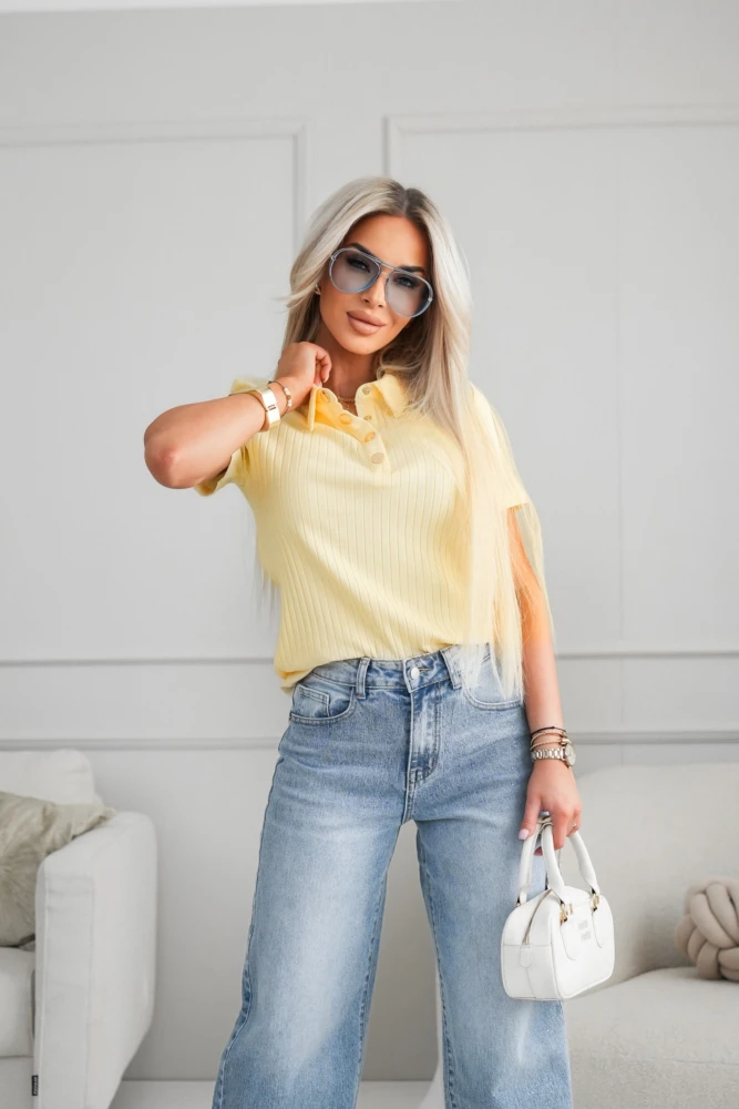 BLUZKA BASIC Z PRĄŻKOWANEGO MATERIAŁU Z KOŁNIERZYKIEM ŻÓŁTA