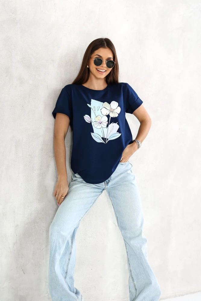 T-SHIRT BAWEŁNIANY Z MOTYWEM KWIATÓW GRANATOWY