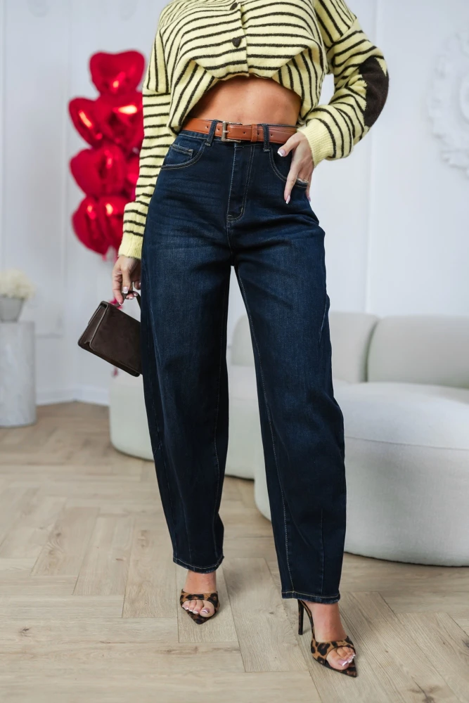 SPODNIE JEANSOWE O KROJU BALLOON Z PRZESZYCIAMI NA NOGWKACH GRANATOWY JEANS