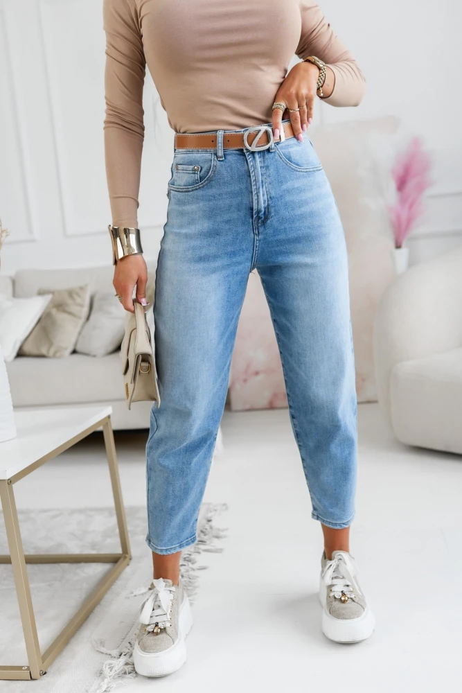 SPODNIE JEANSOWE MOM FIT Z PASKIEM W KOMPLECIE NIEBIESKI JEANS