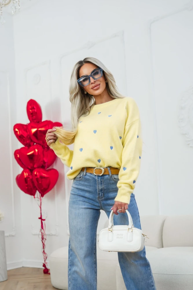 SWETEREK Z WEŁNĄ I WISKOZĄ W HAFTOWANE SERDUSZKA ŻÓŁTY