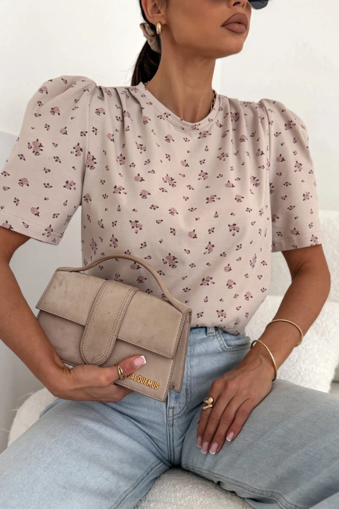 T-SHIRT BAWEŁNIANY Z PODUSZKAMI NA RAMIONACH W KWIATUSZKI BEŻOWY