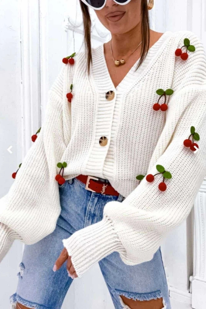 KARDIGAN CHERRIES ZAPINANY NA GUZIKI Z PRZYSZYWANYMI WISIENKAMI ECRU