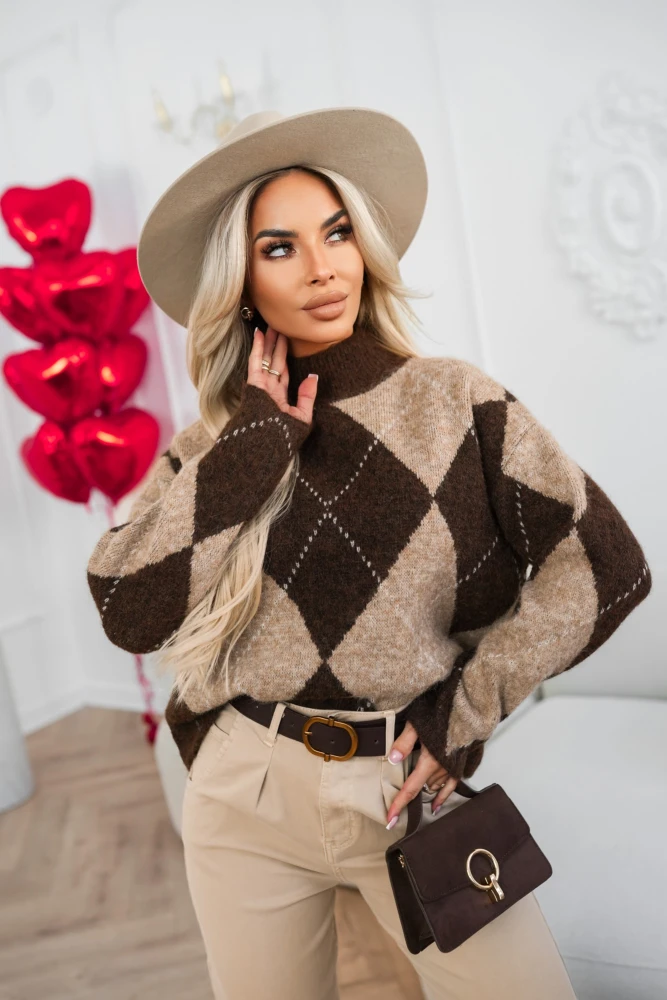 SWETER Z PÓŁGOLFEM Z DOMIESZKĄ WEŁNY W ROMBY CZEKOLADOWO-BEŻOWY