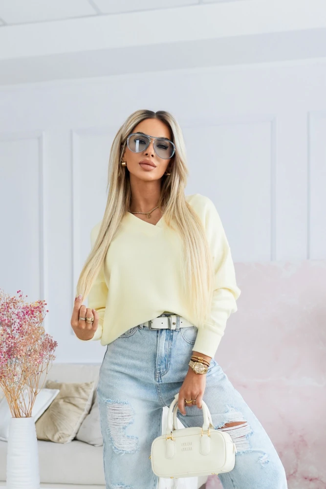 SWETEREK CANDY Z DEKOLTEM V ŻÓŁTY