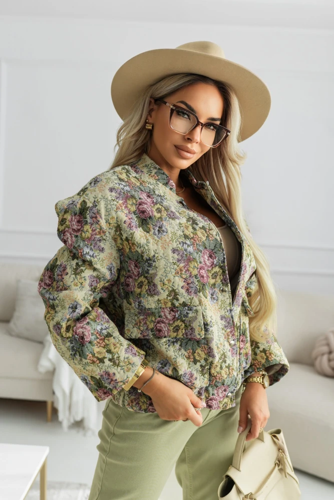 KURTKA BOMBERKA Z ŻAKARDOWEGO MATERIAŁU BEŻOWO-PISTACJOWA W KWIATY