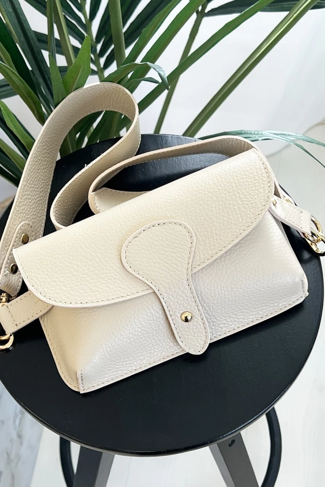 TOREBKA LISTONOSZKA ZE SKÓRY NATURALNEJ BEŻOWA